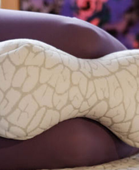 Loolka Hourglass Leg перница